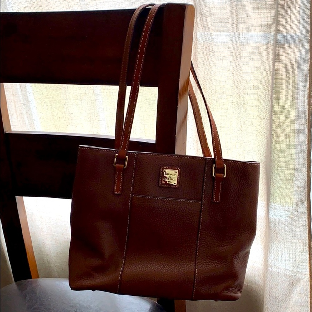 Brown leather Dooney & Bourke bag, like new